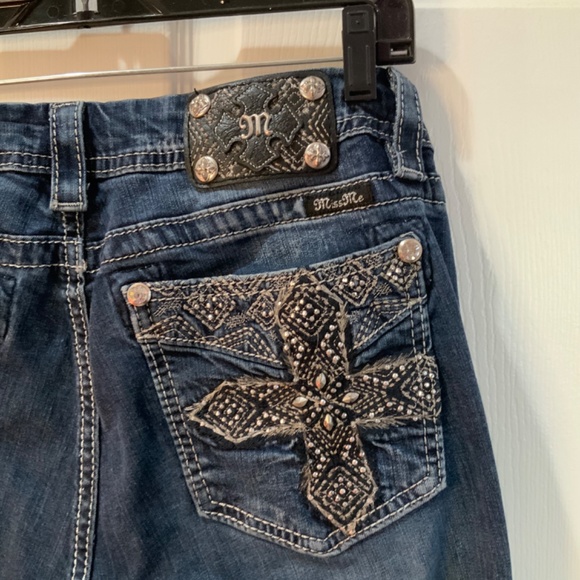 MISS ME MID RISE CURVY BOOT JEAN SHORTS PLUS SIZE 33 - Picture 5 of 8